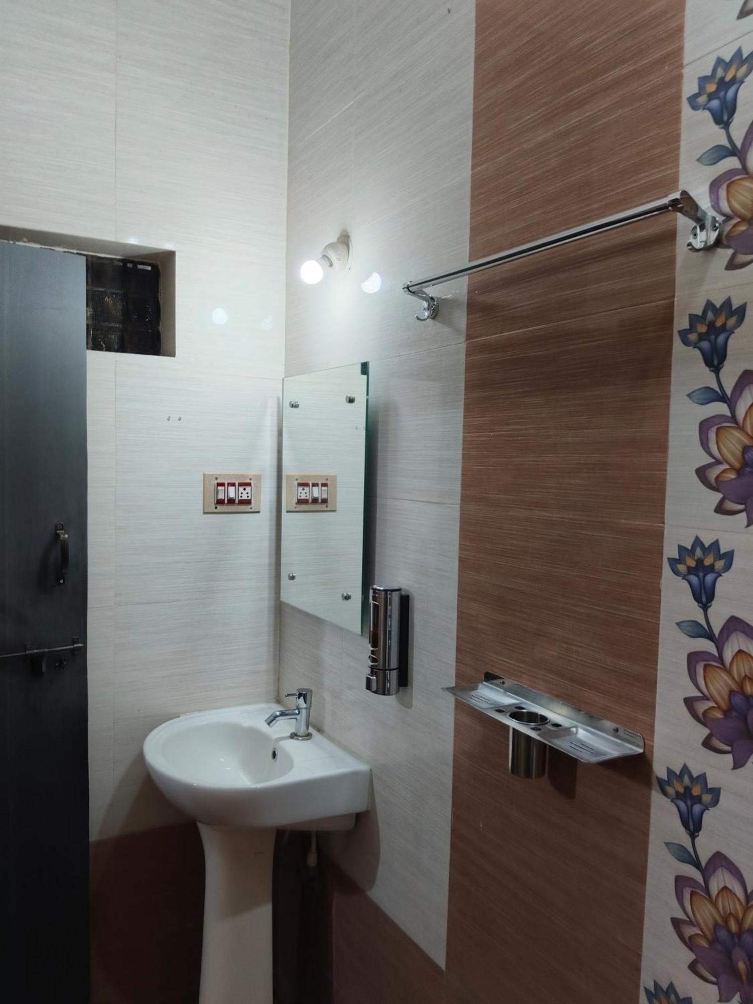 Vinayaka Homestay Hampi Exterior photo